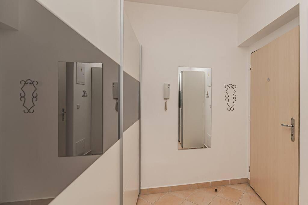 °°°Carolina'S Modern Apartment °°° Hradec Králové Esterno foto